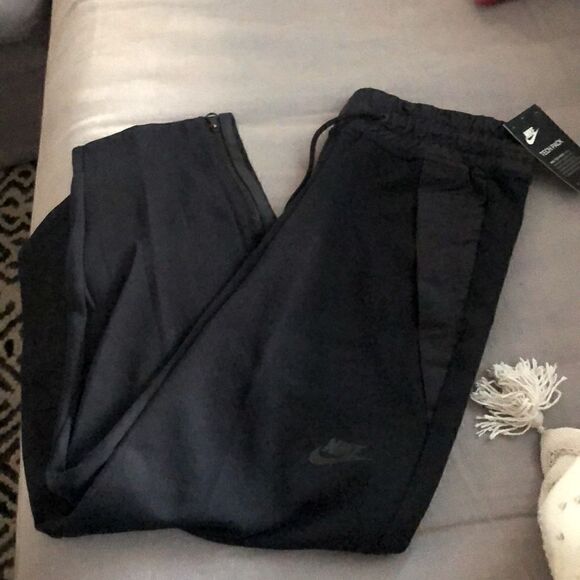 Nike Women's Tech Fleece Cropped Sneaker Pants Black Size XS NEW with tags - Picture 10 of 10